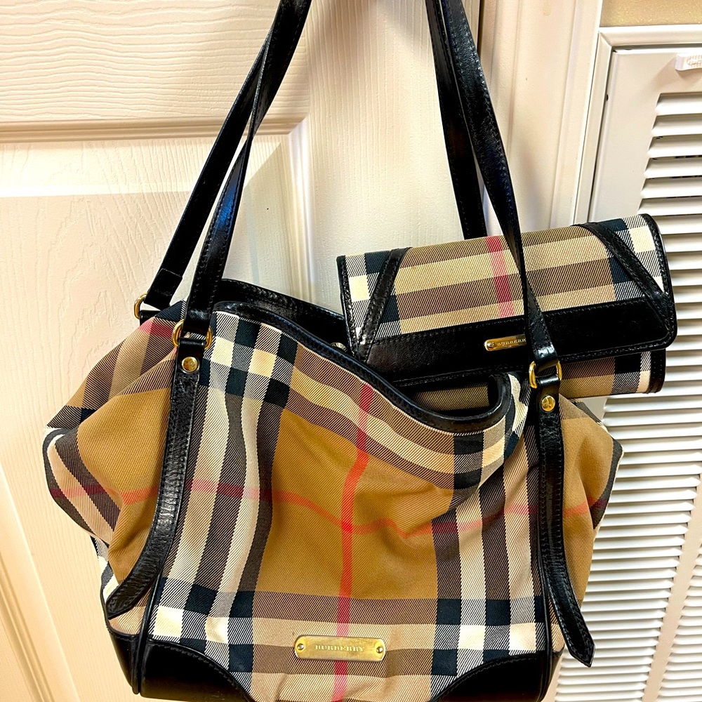 Burberry purse and wallet